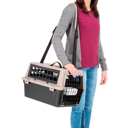 Ferplast CARRIER ATLAS 20 TRENDY+ BLACK Контейнер з ременем для транспортування тварин — Фото 1
