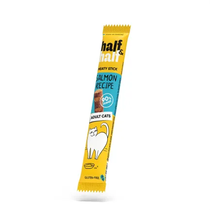 Ласощі для котів Half&amp;Half у формі м'ясних паличок з лососем, 5 г