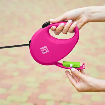 Повідець-рулетка для собак WAUDOG R-leash з контейнером для пакетів, світловідбивна стрічка, L, до 40 кг, 5 м, рожевий — Фото 3