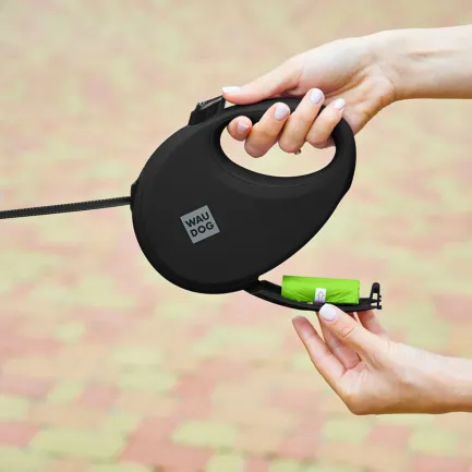 Повідець-рулетка для собак WAUDOG R-leash з контейнером для пакетів, світловідбивна стрічка, L, до 40 кг, 5 м, чорний — Фото 3