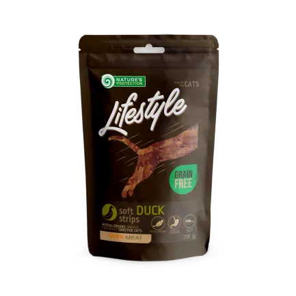 Ласощі для котів, м'які смужки з качки, Nature's Protection Lifestyle Snack For Cats Soft Duck Strips 75г
