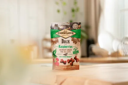 Ласощі Carnilove Cat Crunchy Snack для котів, качка та малина, 50 г — Фото 4