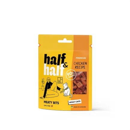 Ласощі для котів Half&amp;Half у формі м'ясних шматочків з куркою, 50 г