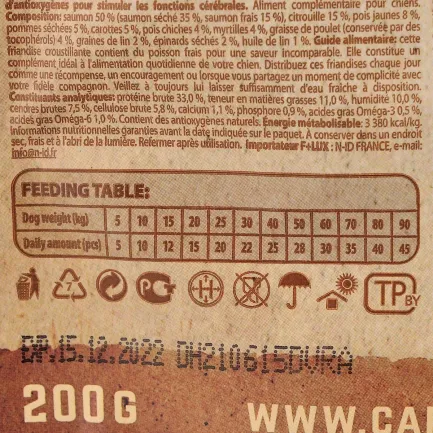 Ласощі Carnilove Dog Crunchy Snack для собак, лосось та чорниця, 200 г — Фото 2
