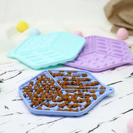 Килимок-годівниця WahoPet licky mat силіконовий, фіолетовий — Фото 1