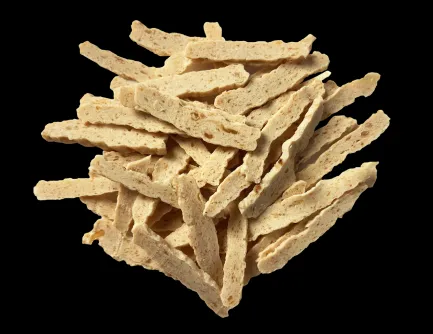 Ласощі для котів, м'які смужки з риби, Nature's Protection Lifestyle Snack For Cats Soft Fish Strips 75г — Фото 1